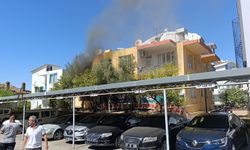 Manavgat'ta 2 katlı evde çıkan yangın paniğe neden oldu