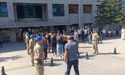 Antalya’da biri turist 3 kişiyi yaralayan motosikletli şüpheliler yakalandı