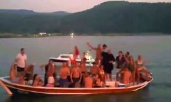 Akyaka'da Mustafa Sandal'ın hayranları ile eğlenceli anları