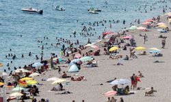 Eylül’de deniz keyfi, falezlerde tehlikeli atlayış