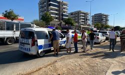 Serik'te feci kaza... Yolun karşısına geçmeye çalışan baba ve oğluna çarptı