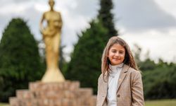 10 yaşındaki Defne, ilk sinema filmiyle Altın Portakal'da