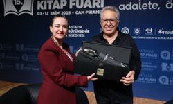 Antalya Kitap Fuarı’nda Livaneli rüzgarı esti
