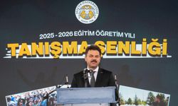 Selçuk Üniversitesi’nde öğrenciler tanışma şenliğinde buluştu.