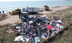Mersin sahilinde çevre felaketi kameraya yansıdı…. Sahili kirleten firma tespit edildi