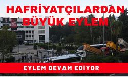 Antalya’da hafriyatçılar ayağa kalktı… Ceza kesilen hafriyatçılardan belediyenin önünde eylem