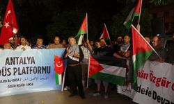 Antalya’da Gazze için sesler yükseldi… Yüzlerce insandan Sumud Filosu'na yapılan müdahaleye tepki