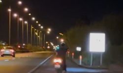 Motosiklet sürücüsü ‘çöp atma' yazılı uyarı levhasına kafasını çarptı