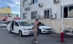 Adana'da çakarlı araçla polis gibi dolaştı