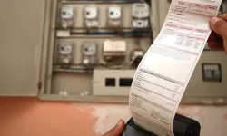 CHP Antalya Milletvekili Kaya elektrik faturalarını meclise taşıdı... "Tüketici mağdur ediliyor"