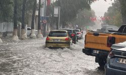 Fethiye’de sağanak yağış nedeniyle ev ve iş yerleri sular altında kaldı