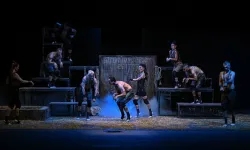 Tüm zamanların en sarsıcı eseri sahneye taşınıyor! "Hayvan Çiftliği" Antalya'da!