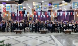 İYİ Parti Antalya İl Başkanı Kaya’dan kongrede sert sözler: "O alçak Gazi Meclisimizi rüyasında bile göremez"