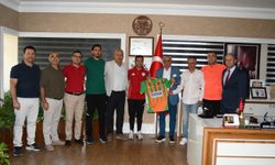 Kemer Belediye Merkez Spor yönetiminden Başkan Topaloğlu’na ziyaret