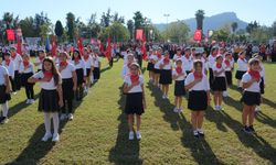 Kemer'de Cumhuriyet Bayramı coşkusu