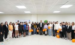 Dünya Kız Çocukları Günü’nde Başkan Kotan’dan Etüt Merkezi’ne ziyaret