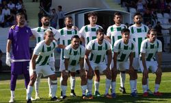 Manavgat Belediyespor liderliğini sürdürdü
