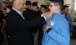 Öğrenciler törenle iş önlüğü giydi