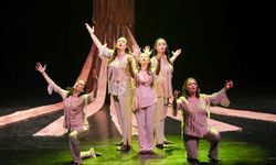 Mersin’de ‘Ben Anadolu’ oyununa yoğun ilgi