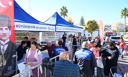 Aydın Büyükşehir Belediyesi’nden üreticiye destek… Ata tohumları Didim'de dağıtıldı