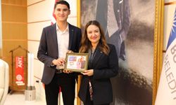 Büyükşehir Başkan Vekili Özdemir’e “Genç Kart”ı anlattı