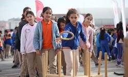 Çocuklar pili bitmeyen oyunlarla eğlendi