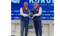 Eğitim-Bir-Sen Antalya Şubesi’ne teşekkür plaketi