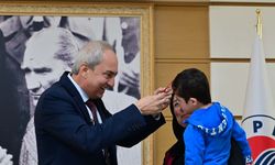 Kepez Belediyesi okullarda göz sağlığı taraması yaptı; 100 çocuğa ücretsiz gözlük