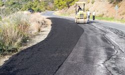 Alanya’da yol bakım mesaisi devam ediyor