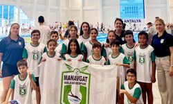 Manavgat Belediyespor yüzme kulübü sporcularından önemli dereceler