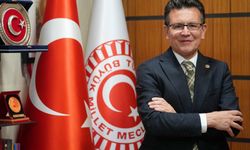 Atay Uslu: “Öğretmenler günü kutlu olsun”