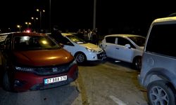 Refüje çarpan araç zincirleme kazaya sebep oldu