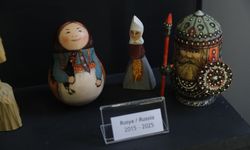 Rus sanatçıdan Antalya Oyuncak Müzesi’ne 33 parçalık bağış