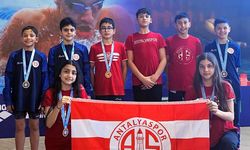 Antalyasporlu minik yüzücü Gelişim Ligi finalinde 4 derece elde etti