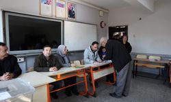 Adana'da bir mahallede seçim heyecanı