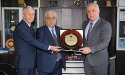 Alanya’nın vergi rekortmenlerine plaket