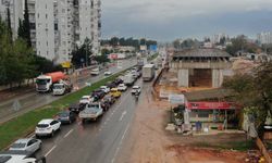 Antalya’da yol yapımına mani olan pideci yıkıldı