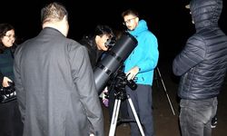 Köyceğiz’de öğrenciler Ay'ı teleskopla inceledi