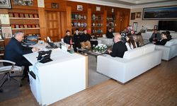 Öğrencilerden Başkan Topaloğlu’na teşekkür ziyareti