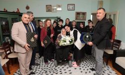 Sultan Teyze Antalya’da binlerce çocuk okutuyor