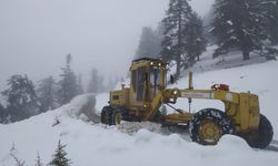 Antalya’da yolda kalan vatandaşlar kurtarıldı