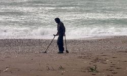 Antalya’nın dünyaca ünlü Konyaaltı Sahili kahverengine döndü