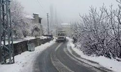 Mersin’in yüksek kesimlerinde karla mücadele sürüyor