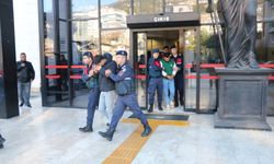 Alanya'da polisin üzerine motosiklet süren 2 kişi tutuklandı