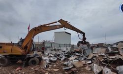 Aksu Belediyesi, atıl çöp konteynerlerini ekonomiye kazandırıyor