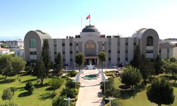 Aksu Belediyesi’nden kadın personele Ramazan sürprizi