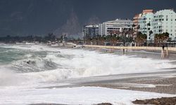 Antalya Büyükşehir Belediyesi saat verdi: Antalya'da fırtına kapıda!