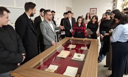 Antalya Kütüphanesi’nde stajyer avukatlara Hukuk ve Edebiyat Söyleşisi