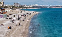 Antalya aynı anda iki mevsimi yaşadı