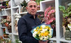 Kadınlar bugünde erkeklerden değil hemcinslerinden çiçek alıyor